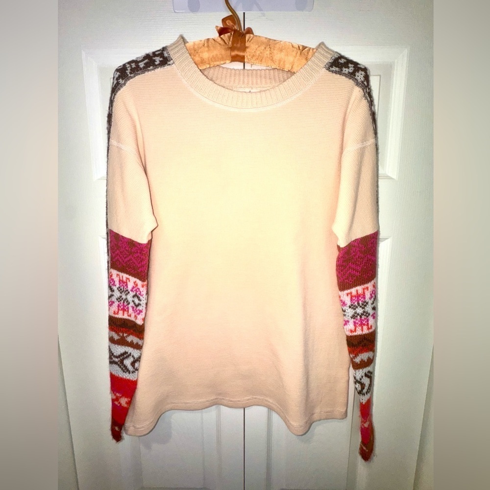 EASEL Los Angeles Waffle Knit Sweater w/ Patterned Sleeves